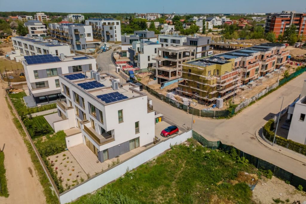 apartment buildings in the Green Lake residential complex, Sector 1